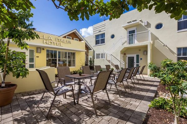 Villa Italia Hotel Miami Beach Florida — Property
