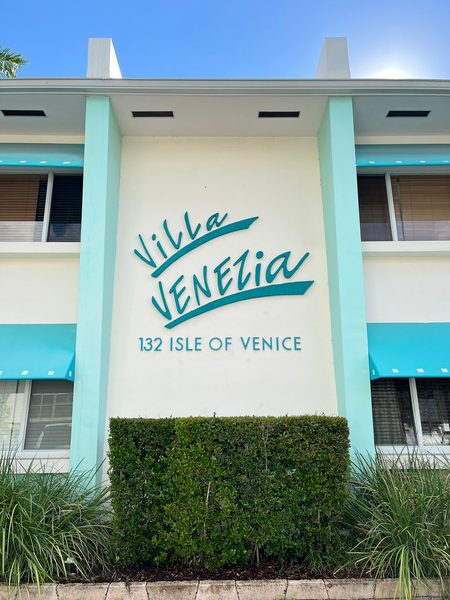 Villa Venice Men s Resort — Property