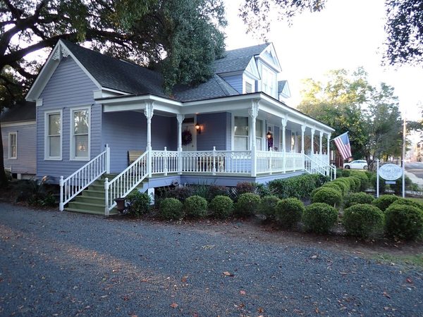 Violet Hill Bed And Breakfast — Property