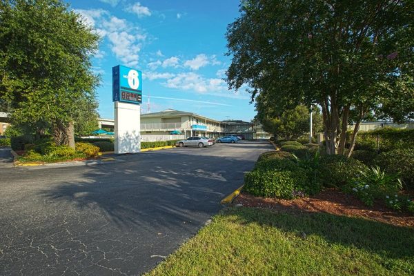 West Ashley Inn — Property