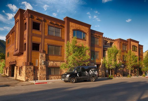 White Buffalo Club Hotel — Property