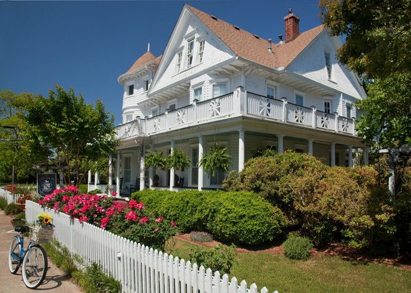 White Doe Inn — Property