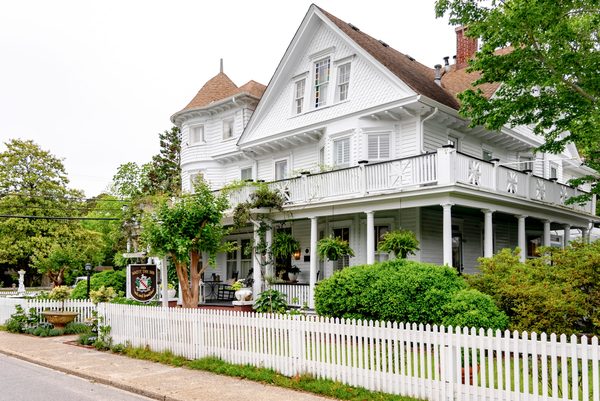 White Doe Inn — Property