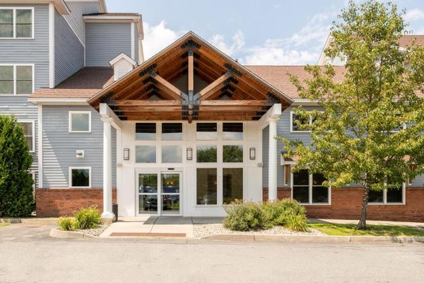 White River Inn and Suites — Property