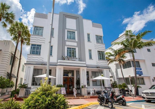 Whitelaw Hotel — Property