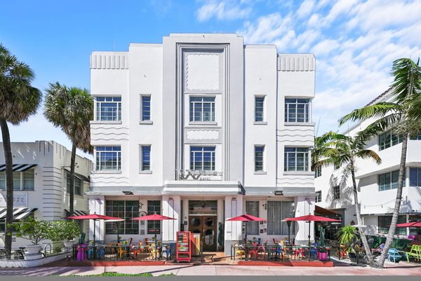 Whitelaw Hotel — Property