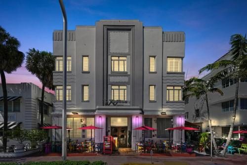 Whitelaw Hotel — Property