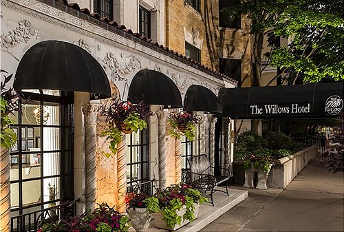 Willows Hotel Chicago Chicago Illinois — Property