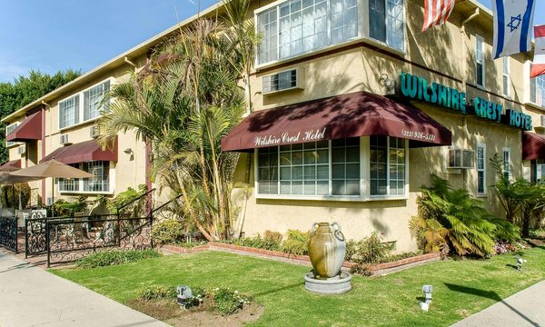 Wilshire Crest Hotel Los Angeles California — Property