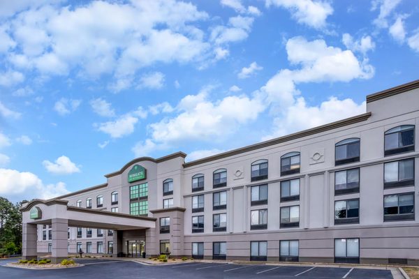 Wingate by Wyndham Atlanta Galleria Ballpark — Property