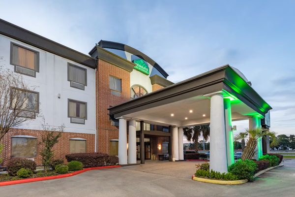 Wingate by Wyndham Houston Bush Intercontinental Airport — Property