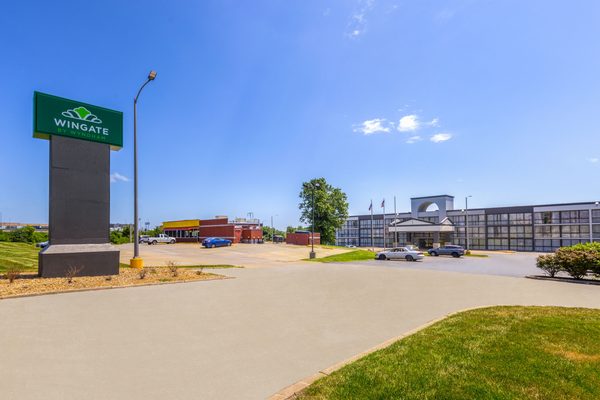Wingate by Wyndham Kansas City Northeast — Property