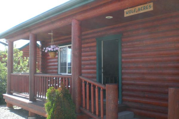Wolf Den Log Cabin Motel RV Park — Property