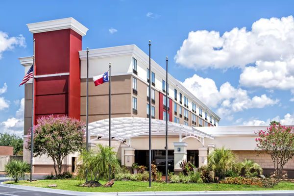 Wyndham Houston Sugarland — Property
