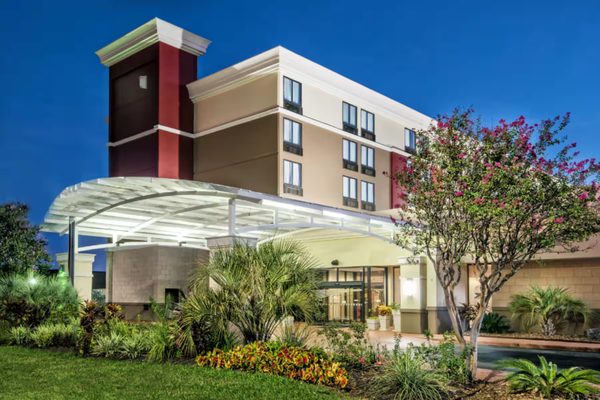Wyndham Houston Sugarland — Property