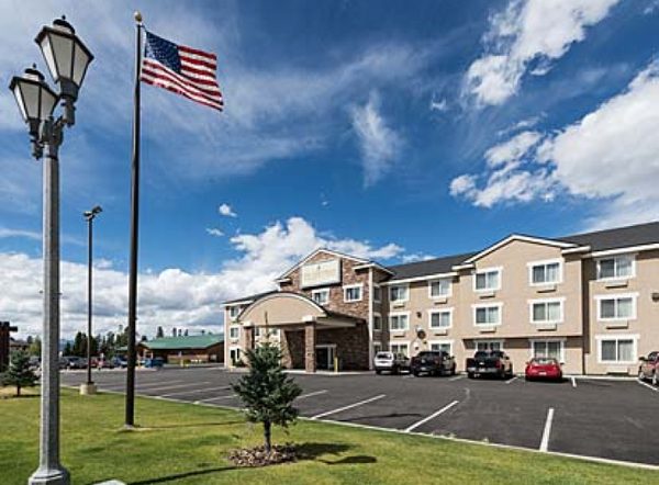 Yellowstone Park Hotel — Property