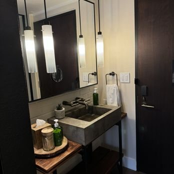 1 Hotel Central Park New York City New York — Bathroom
