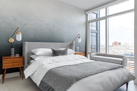 1213 Walnut — Guest room