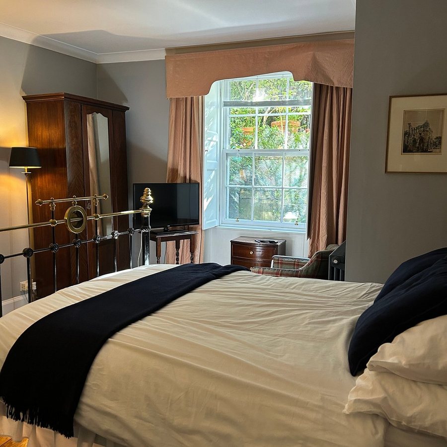 14 Hart Street — Guest room