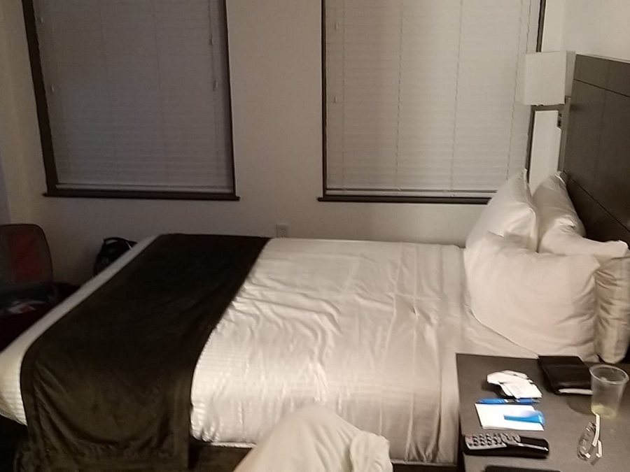 140 Clarendon — Guest room
