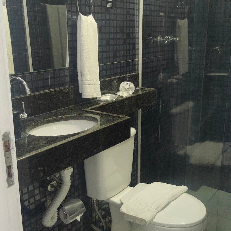 155 Hotel — Bathroom