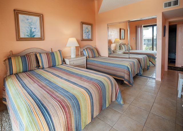 1800 Atlantic Suites — Guest room