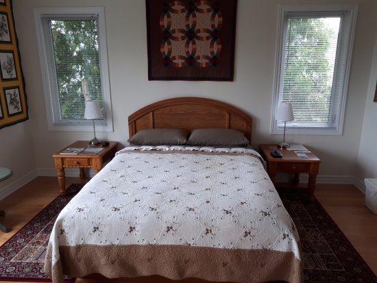 1840 Guest House — Guest room