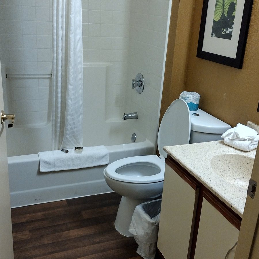 1842 Inn — Bathroom