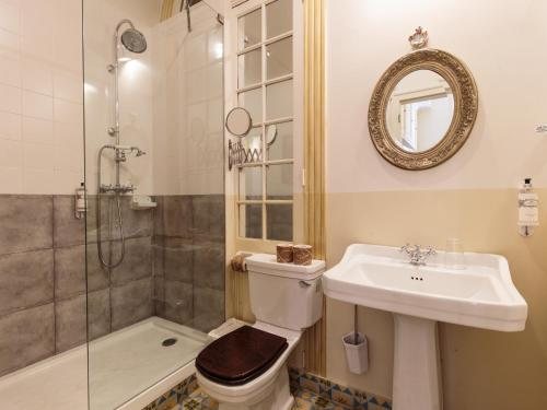 1869 Principe Real — Bathroom