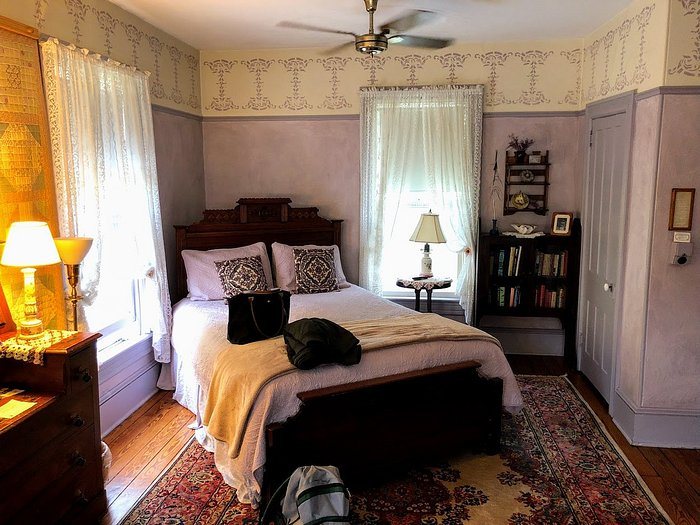 1870 Wedgwood Inn Bed Breakfast of New Hope PA — Guest room