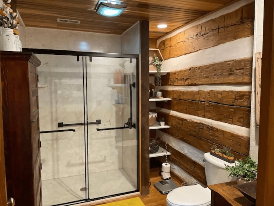 1875 Homestead Bed and Breakfast — Bathroom