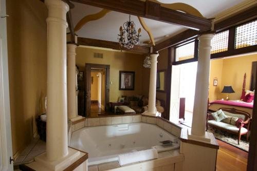1884 Wildwood Bed and Breakfast Inn — Bathroom