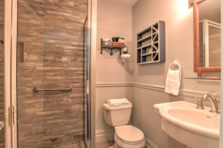 1898 Waverly Inn — Bathroom