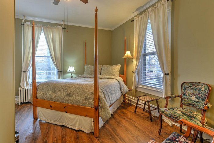 1898 Waverly Inn — Guest room