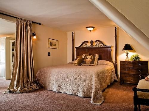 1900 Inn on Montford — Guest room