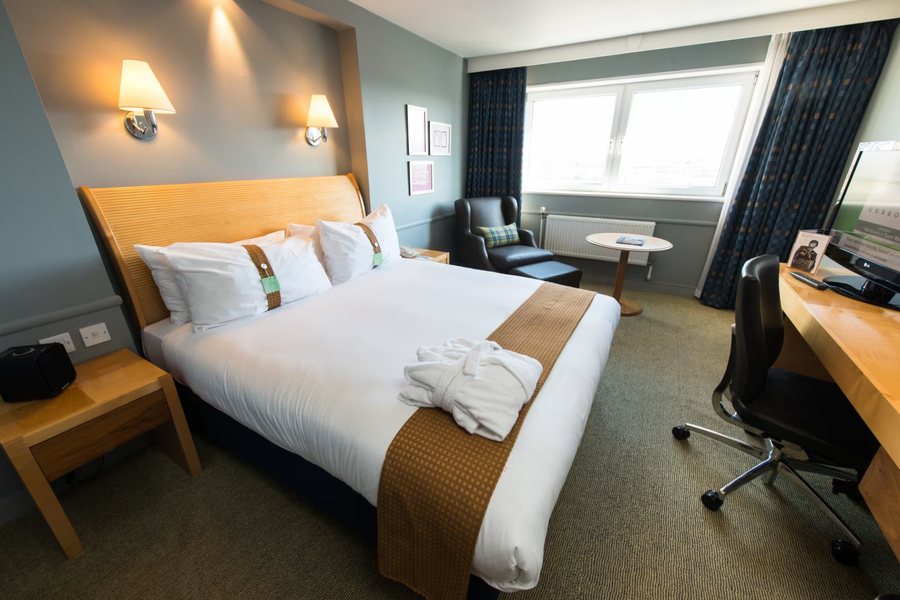 21212 — Guest room