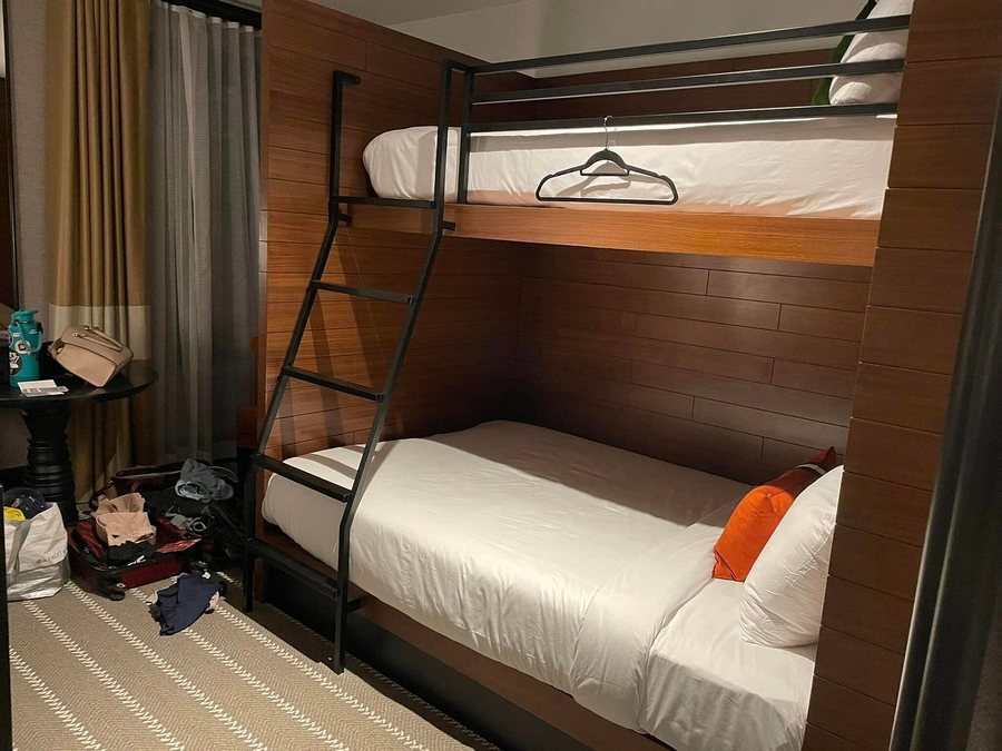 21c Museum Hotel St Louis — Guest room