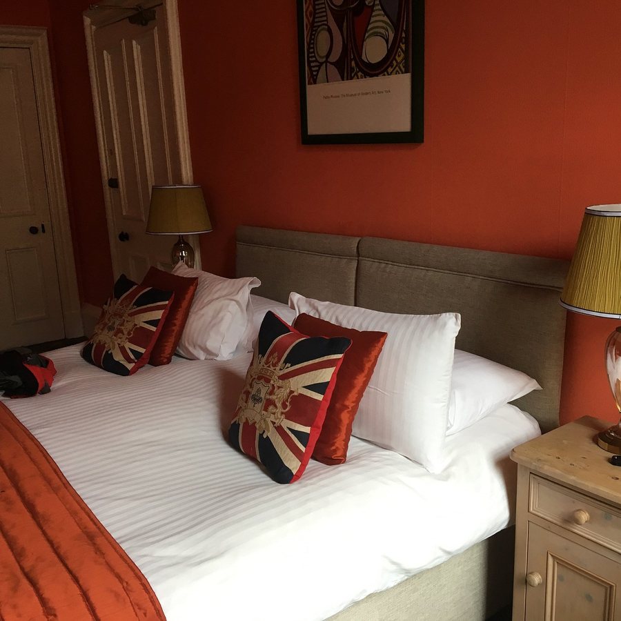 22 Chester Street — Guest room