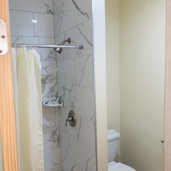 24 Hour motel Los Angeles California — Bathroom