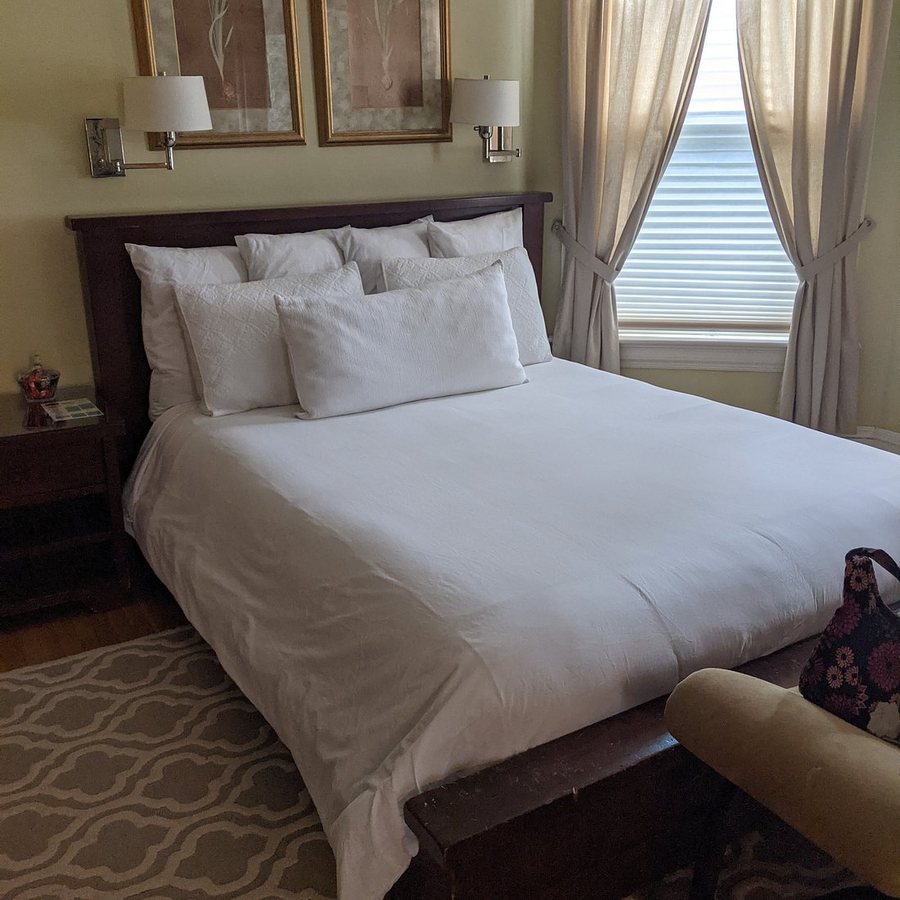 254 South Union Street Guest House — Guest room
