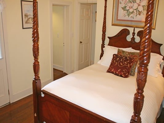 27 State Street Bed and Breakfast — Guest room