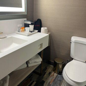 3 Palms Tucson — Bathroom