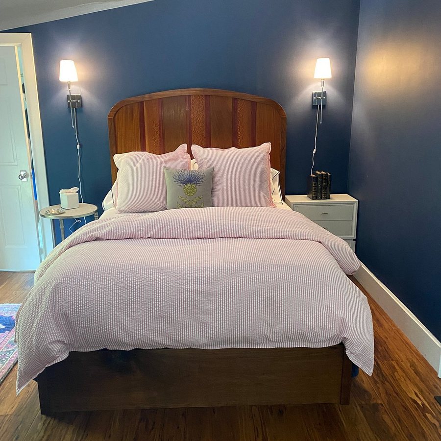 34 State Historic Luxury Suites — Guest room