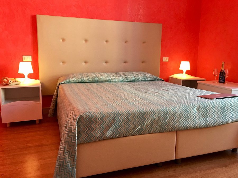 38 Aira Hotels — Guest room