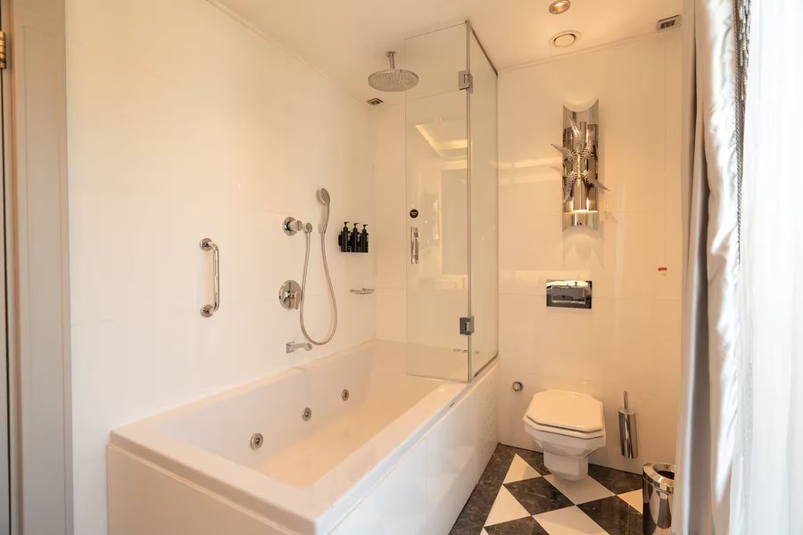 39 KalamIs Marina Hotel Restaurant Istanbul — Bathroom