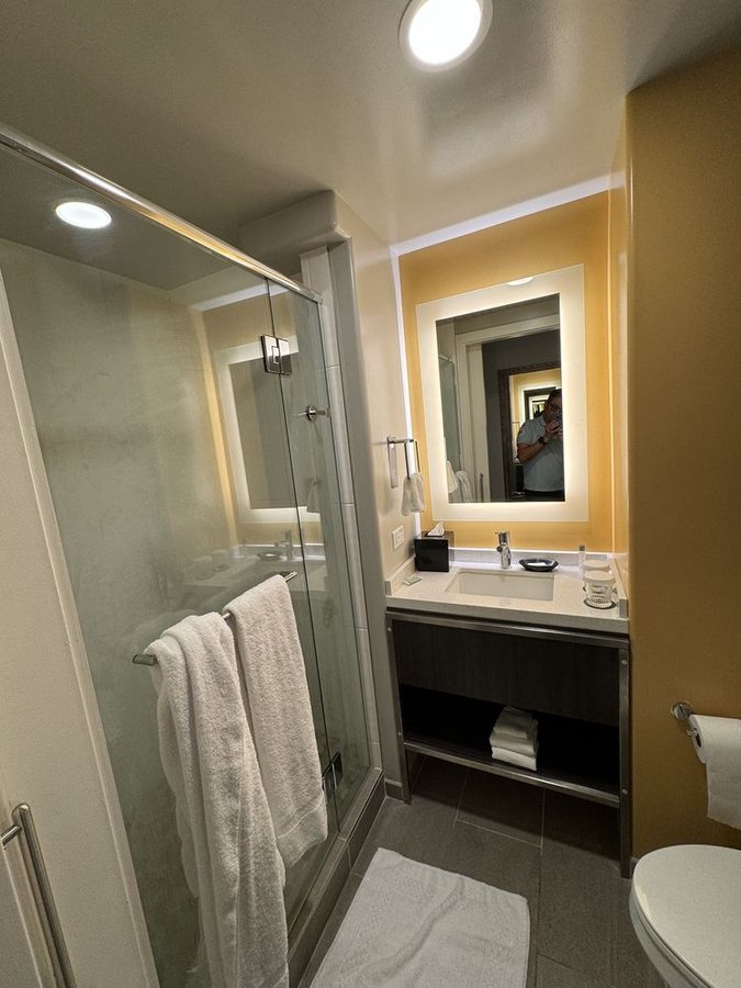 444 Nahua — Bathroom
