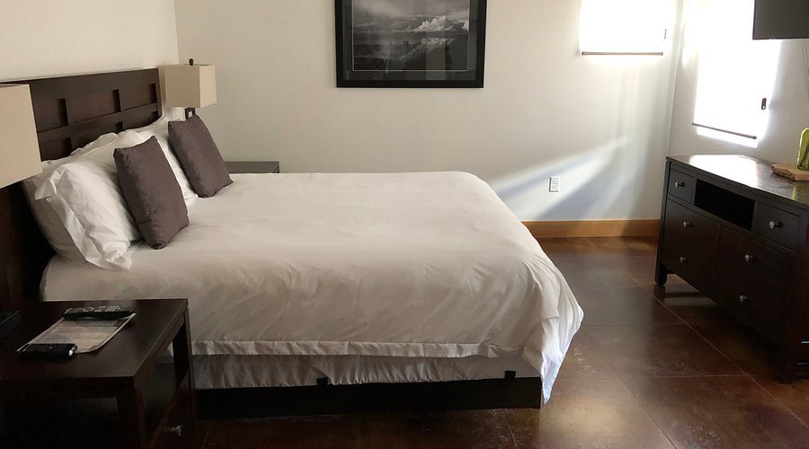 57 Robber s Roost — Guest room