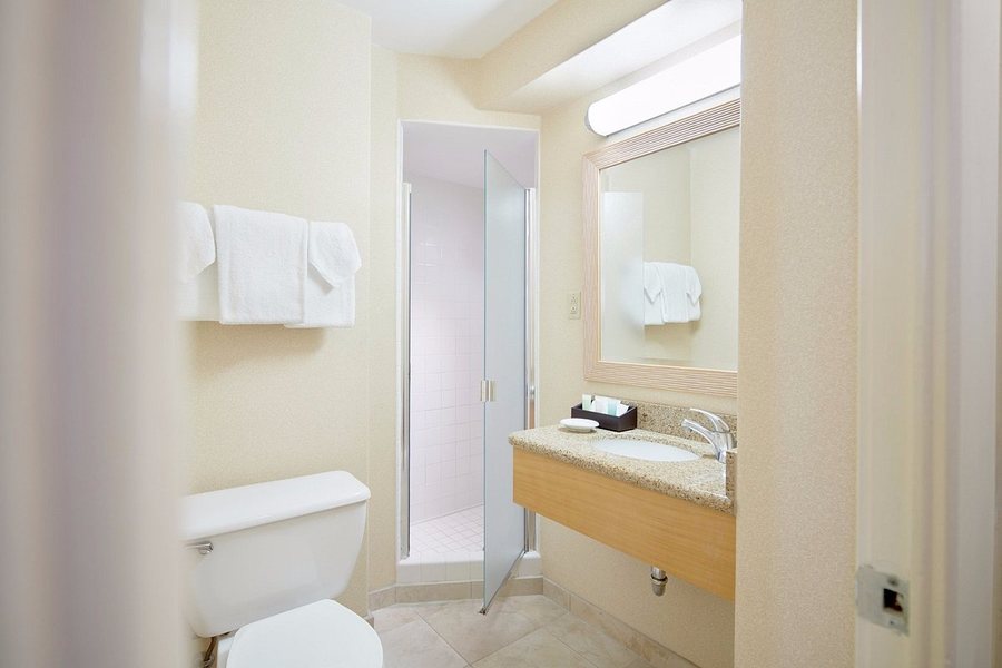 5th Street Ohana — Bathroom