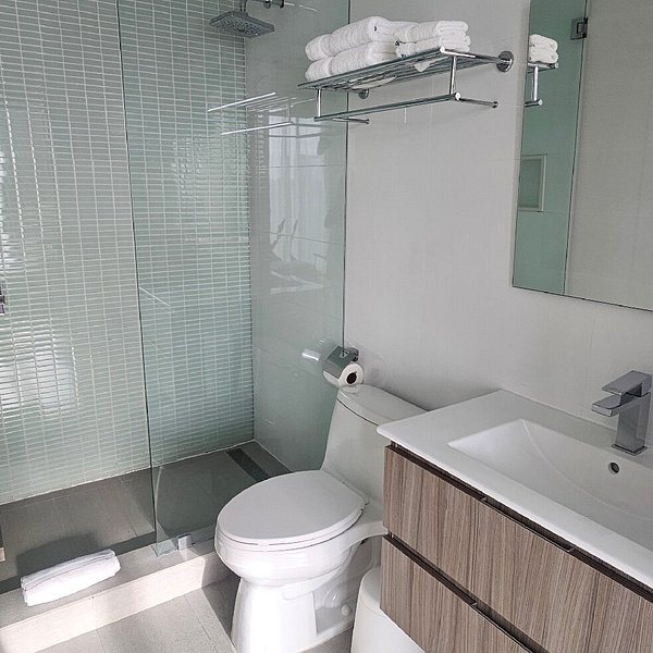 6080 Design Hotel by Eskape Collection Miami Beach Florida — Bathroom