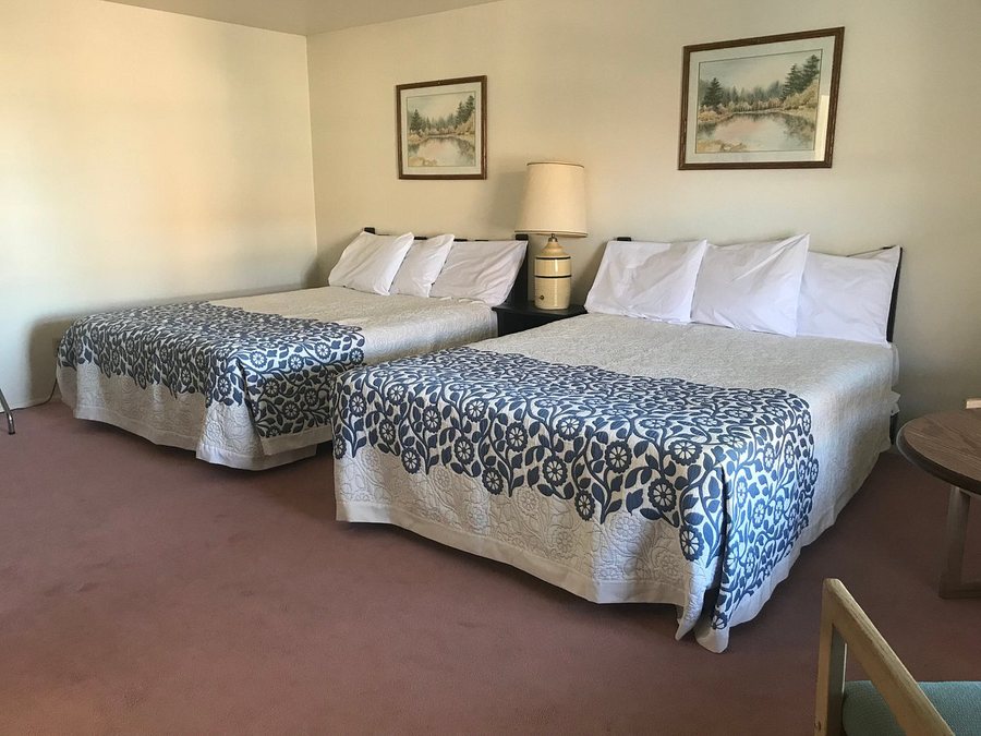 66 Motel — Guest room
